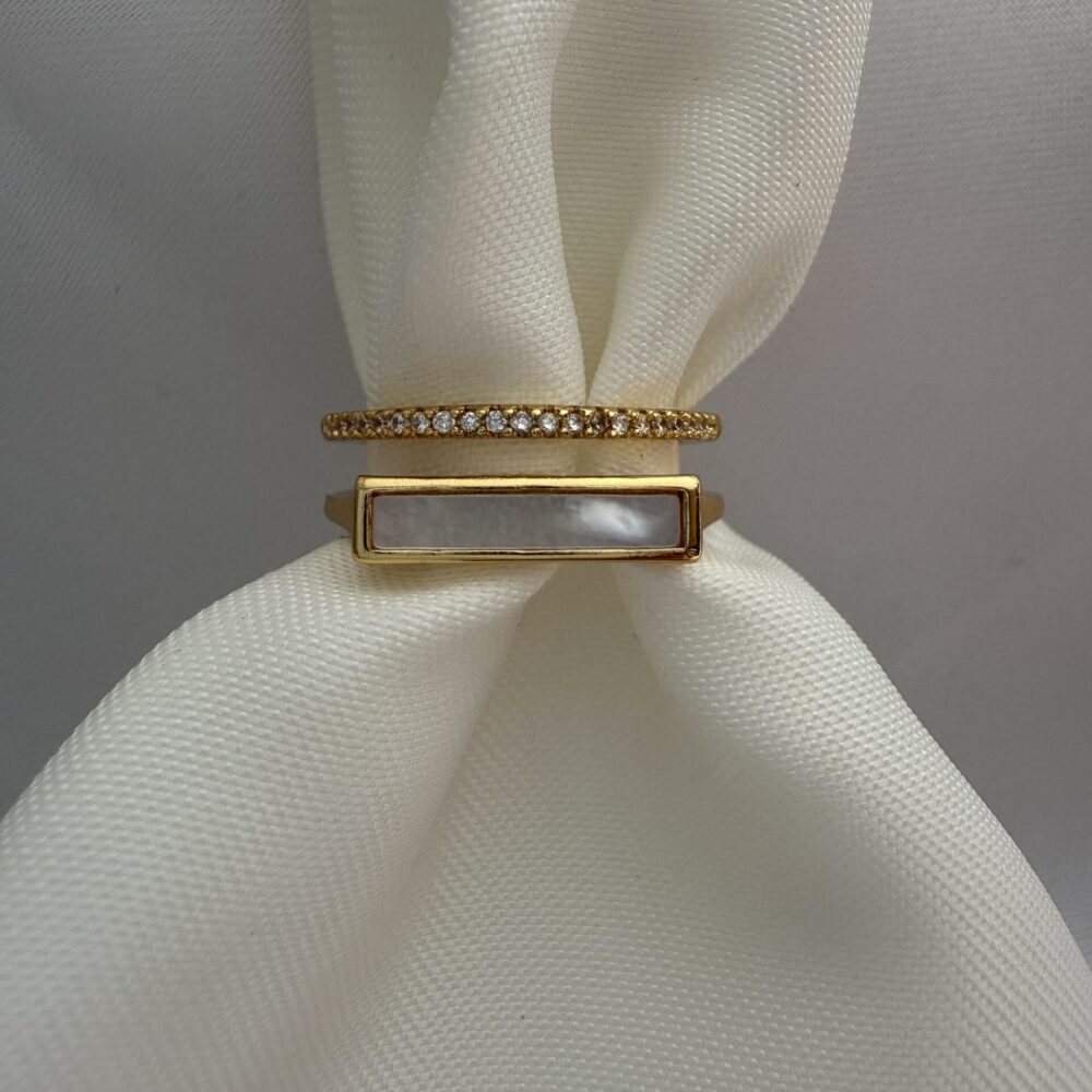 Altın Renk Dikdörtgen Taş Detaylı Çift Bant Yüzük