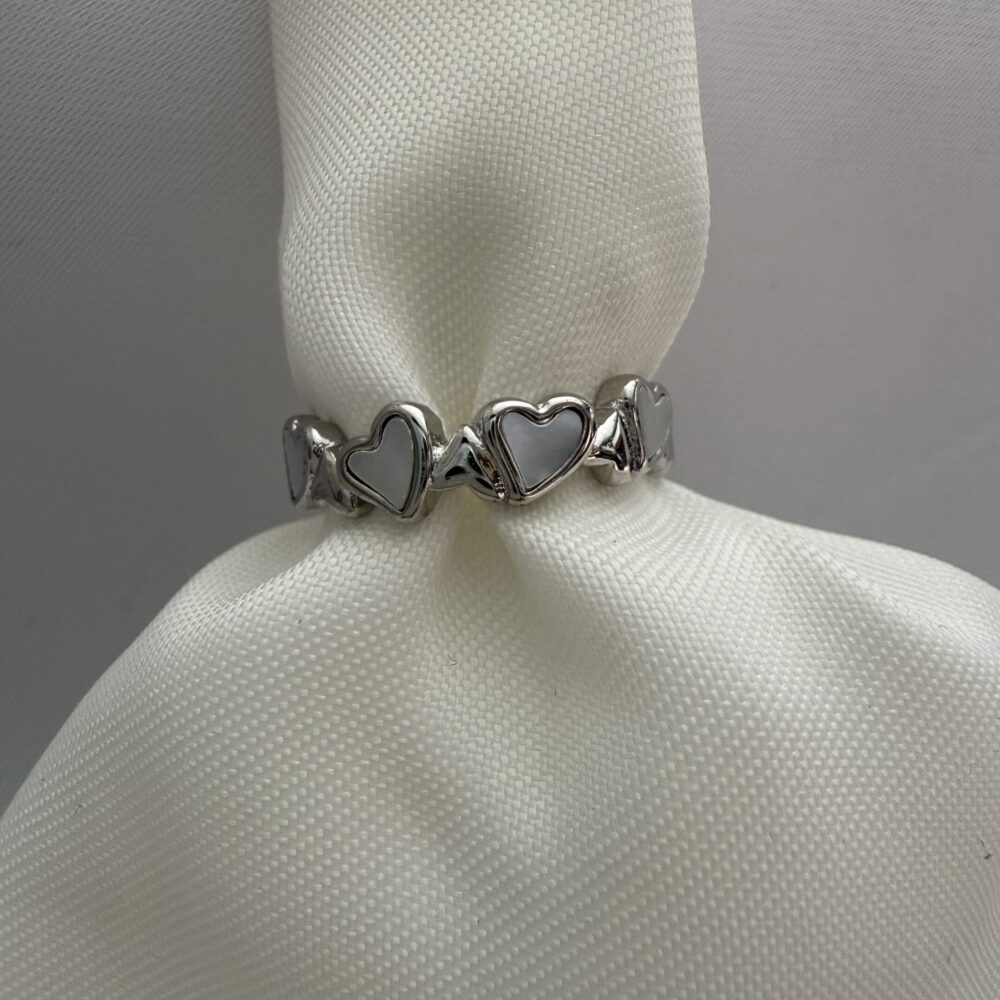 Çelik Gümüş Renkli Kalp Figürlü Yüzük